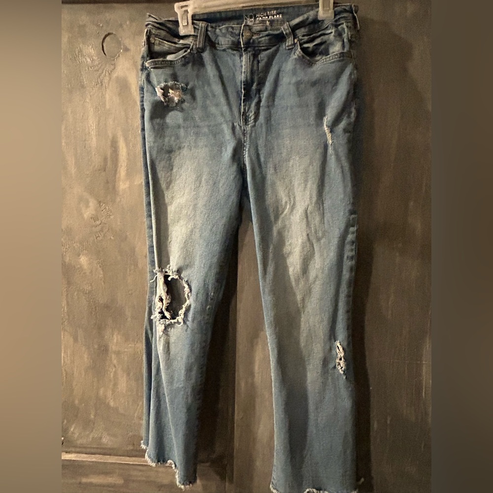 No Boundaries Junior size 15- cropped /flare/rugged